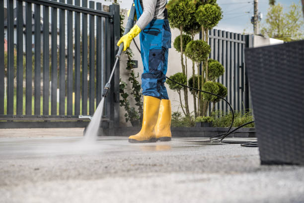 Why Choose Our Certified Pressure Washing Experts for Your Project Needs in Flint, MI?